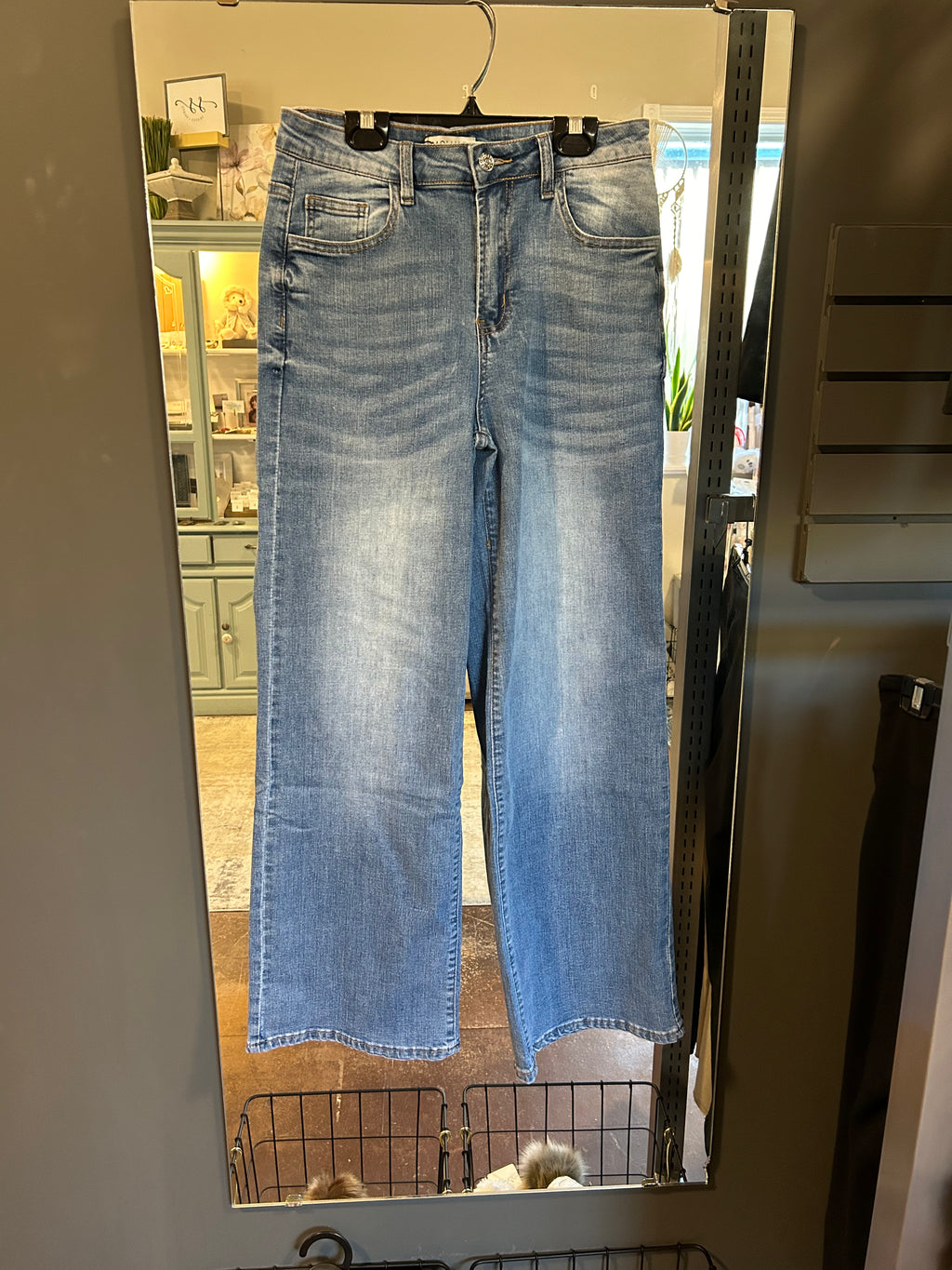 Wide Legged Jeans